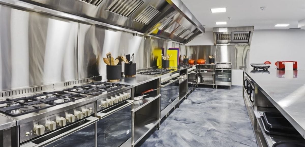 Productos y equipos para mejorar la limpieza de cocinas de restaurantes